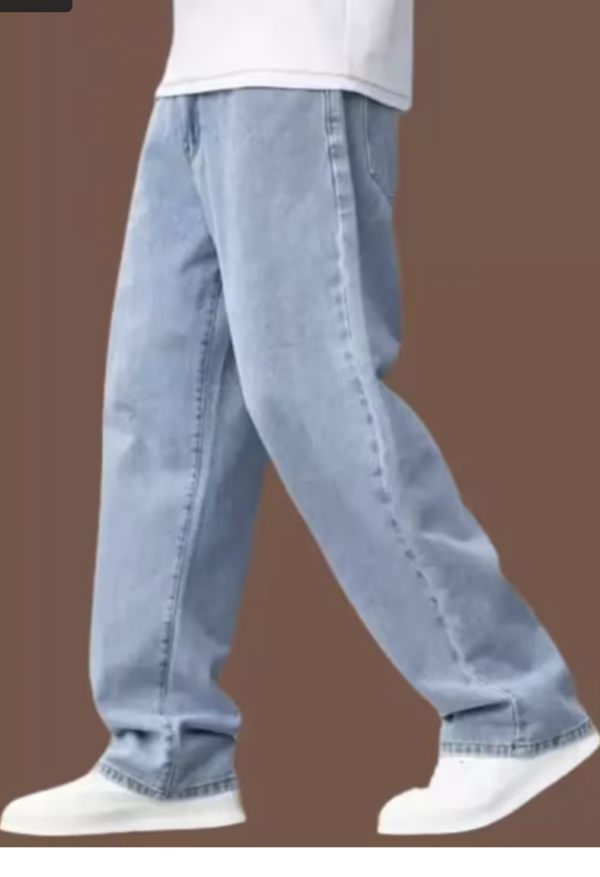 Men Lightly Washed Relaxed Jeans